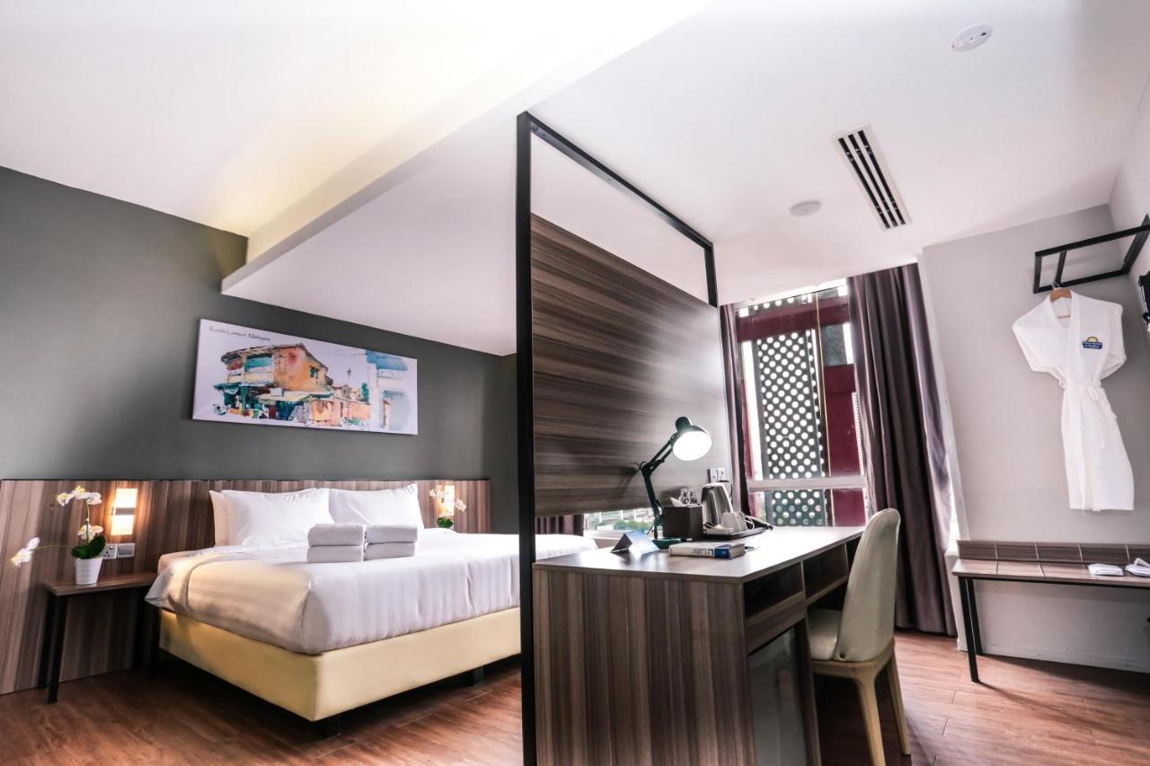 Days Hotel & Suites By Wyndham Kl - Chan Sow Lin Mrt Or Lrt Kuala Lumpur Ngoại thất bức ảnh
