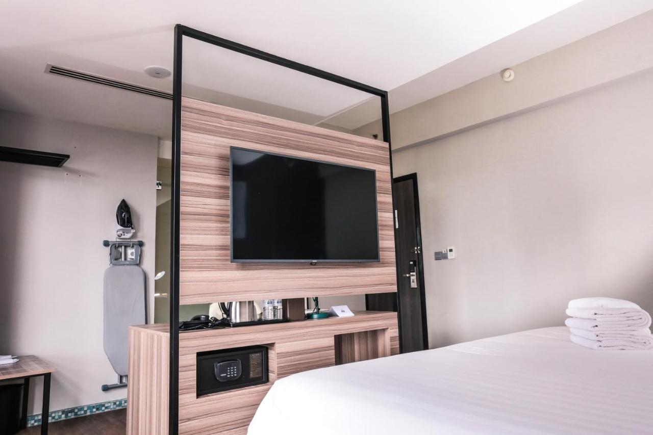 Days Hotel & Suites By Wyndham Kl - Chan Sow Lin Mrt Or Lrt Kuala Lumpur Ngoại thất bức ảnh