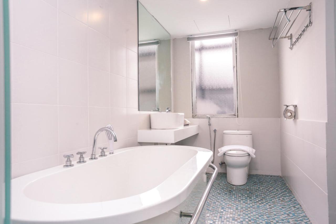 Days Hotel & Suites By Wyndham Kl - Chan Sow Lin Mrt Or Lrt Kuala Lumpur Ngoại thất bức ảnh