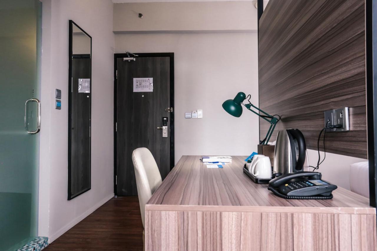 Days Hotel & Suites By Wyndham Kl - Chan Sow Lin Mrt Or Lrt Kuala Lumpur Ngoại thất bức ảnh