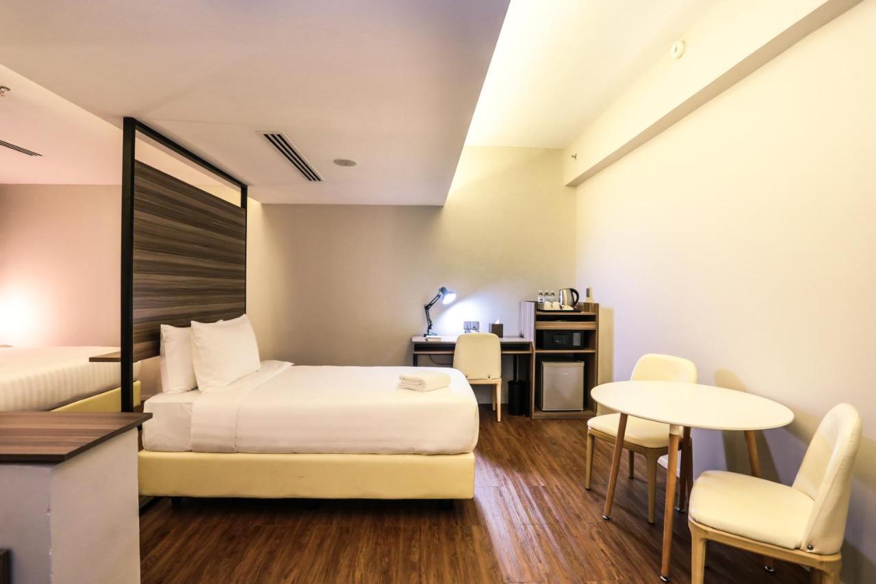 Days Hotel & Suites By Wyndham Kl - Chan Sow Lin Mrt Or Lrt Kuala Lumpur Ngoại thất bức ảnh