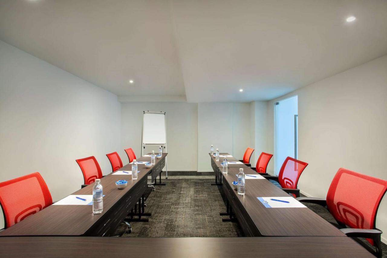 Days Hotel & Suites By Wyndham Kl - Chan Sow Lin Mrt Or Lrt Kuala Lumpur Ngoại thất bức ảnh